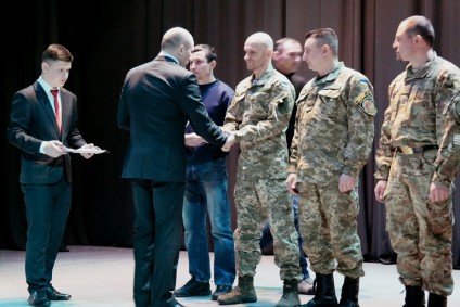 Черкаських воїнів АТО відзначили державними нагородами (СПИСОК, ФОТО) (фото) - фото 1