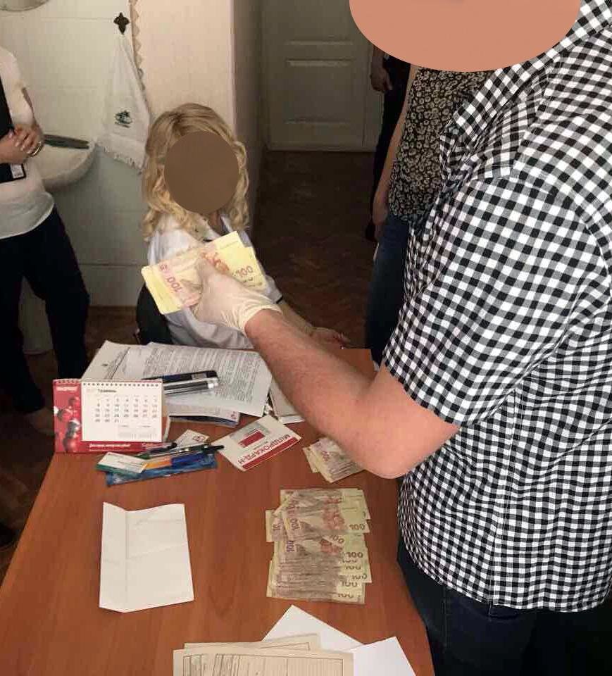 Завідувачка відділення Черкаської обласної лікарні погоріла..., фото-1 Завідувачка відділення Черкаської обласної лікарні погоріла на хабарі (ФОТО), фото-1
