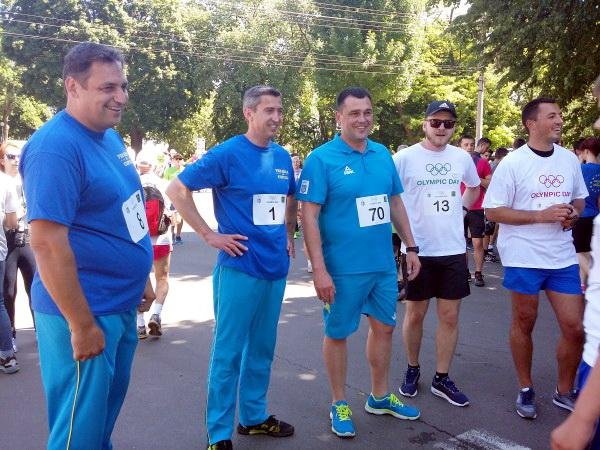 Понад півтисячі черкащан узяли участь в олімпійському пробі..., фото-3 Понад півтисячі черкащан узяли участь в олімпійському пробігу в суботу (ФОТО), фото-3