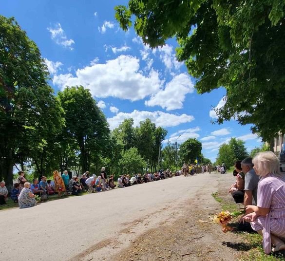 Жителі Черкаського району попрощалися з військовими, які загинули під час оборони України